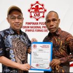 KORNAS FORNAS 08 Serahkan Mandat Pembentukan Pengurus Wilayah Papua Raya Kepada Effendy Fakdawer